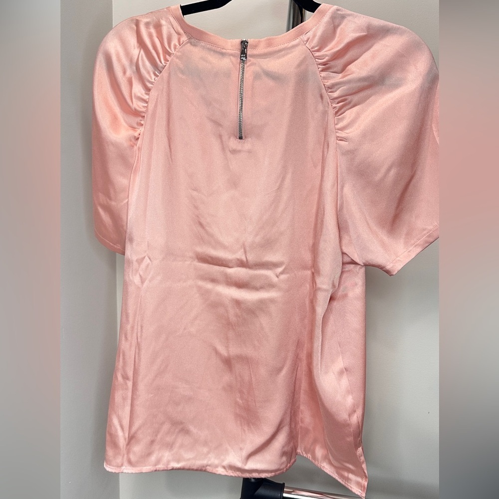 DKNY Short Sleeved Blouse Blush Size Large - Picture 3 of 4